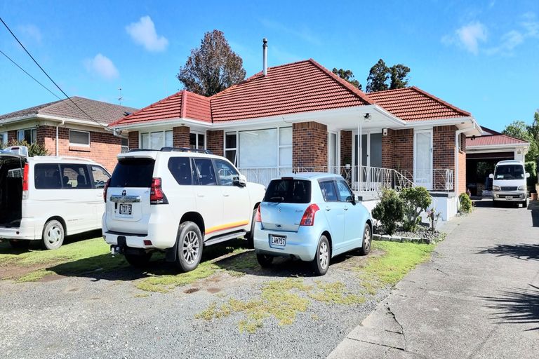 Photo of property in 502 Don Buck Road, Massey, Auckland, 0614