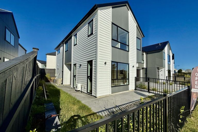 Photo of property in 142 Vintry Drive, Kumeu, 0810