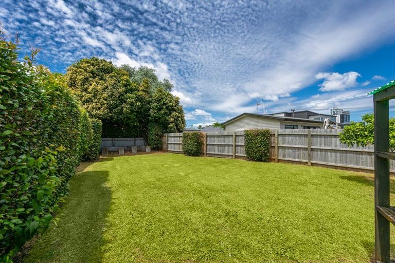 Photo of property in 8 Abel Tasman Avenue, Henderson, Auckland, 0610