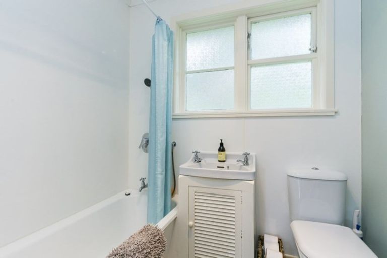 Photo of property in 48 Montgomery Avenue, Karori, Wellington, 6012