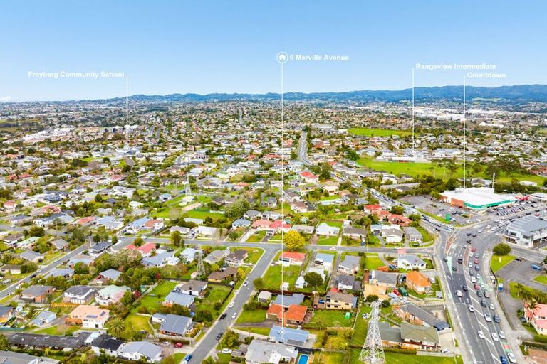 Photo of property in 6 Merville Avenue, Te Atatu South, Auckland, 0610