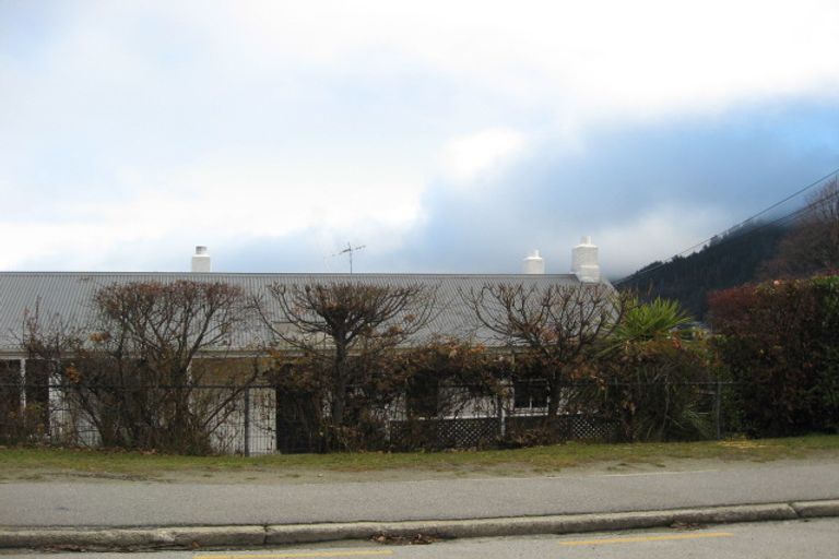 Photo of property in 66 Hallenstein Street, Queenstown, 9300
