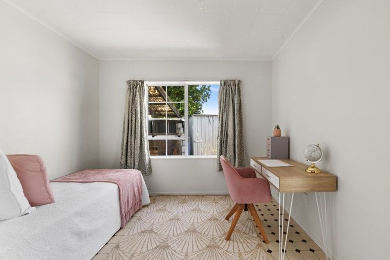 Photo of property in 37 Ngarimu Crescent, Taradale, Napier, 4112