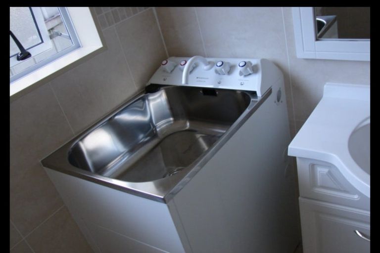 Photo of property in 3a Gretel Place, Hillcrest, Auckland, 0627