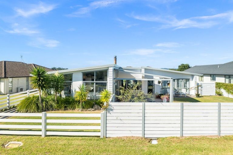 Photo of property in 22 Sando Way, One Tree Point, 0118