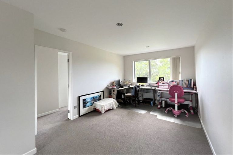 Photo of property in 27 Mantra Road, Massey, Auckland, 0614