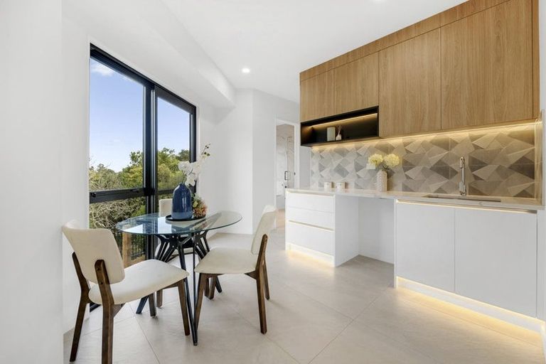 Photo of property in 5 Kakau Lane, Flat Bush, 2019