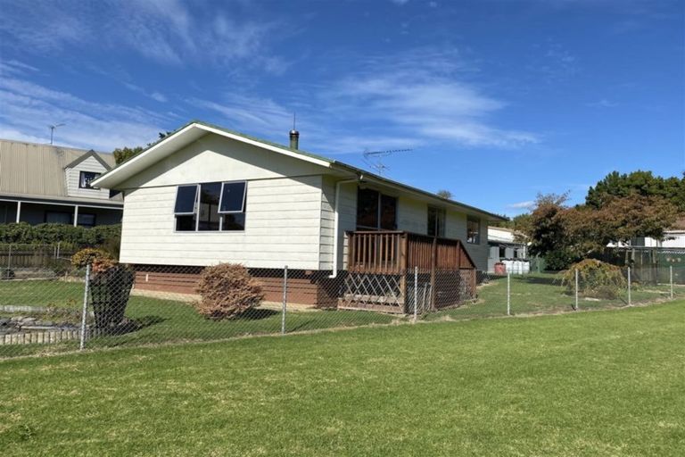 Photo of property in 25 Reynolds Road, Pukekohe, 2120