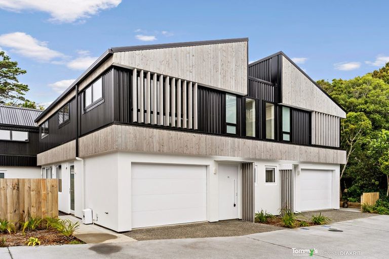 Photo of property in 10/6u Bushland Grove, Paparangi, Wellington, 6037