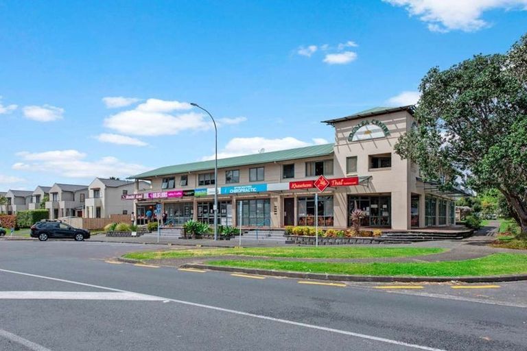 Photo of property in 1/80 Gunner Drive, Te Atatu Peninsula, Auckland, 0610