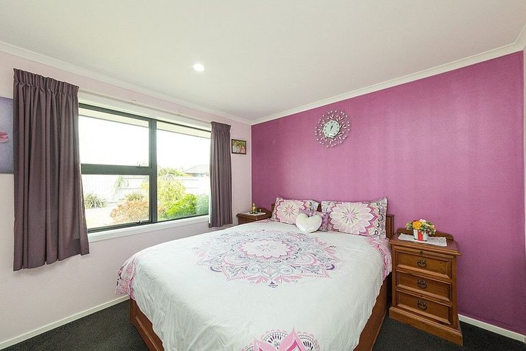 Photo of property in 2a Galea Grove, Kelvin Grove, Palmerston North, 4414