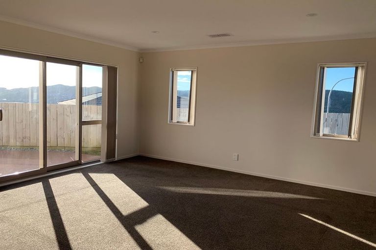 Photo of property in 12 Havana Rise, Grenada Village, Wellington, 6037