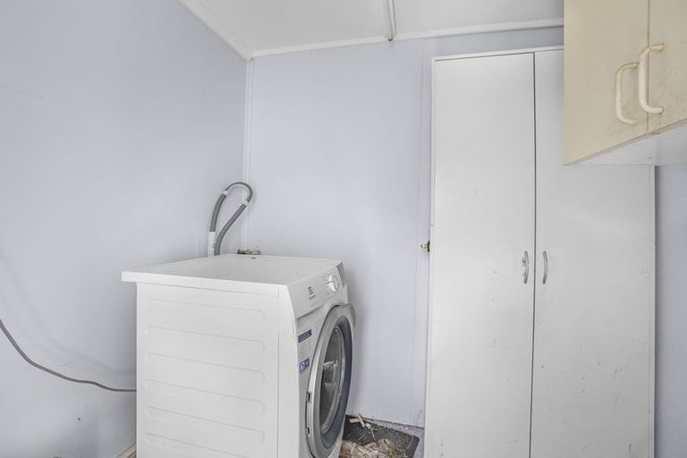 Photo of property in 113a Newlands Road, Newlands, Wellington, 6037