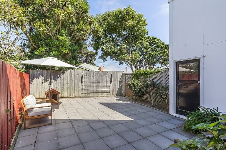 Photo of property in 12/50f Darlington Road, Miramar, Wellington, 6022