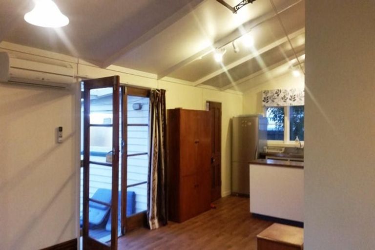 Photo of property in 90 Geraldine Street, Edgeware, Christchurch, 8013