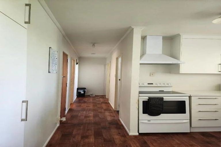 Photo of property in 12 Pitcairn Street, Oakura, 4314