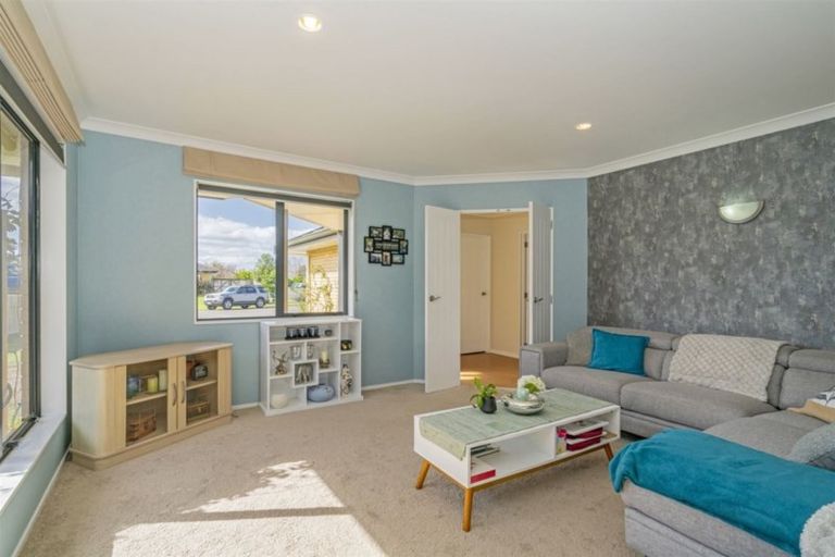 Photo of property in 4 Oribi Place, Whitianga, 3510