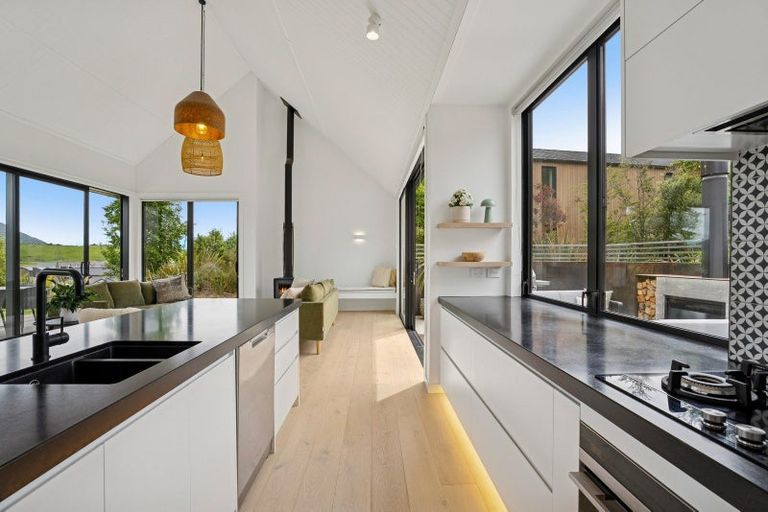 Photo of property in 1 Torridon Court, Jacks Point, Queenstown, 9371