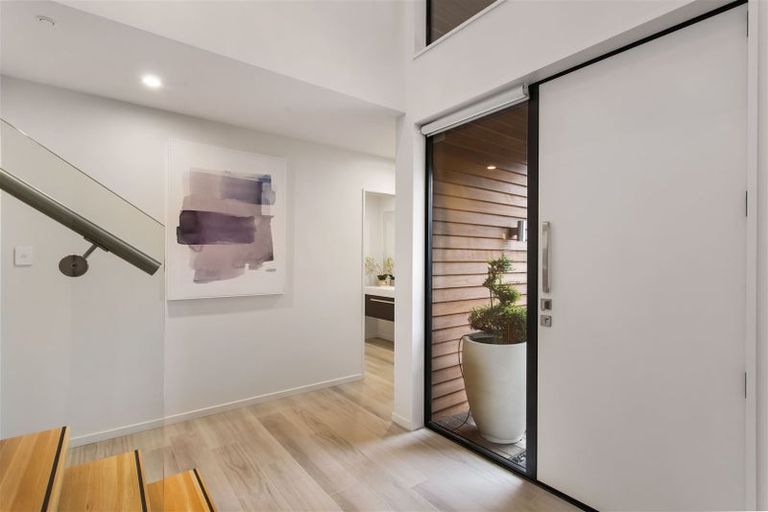 Photo of property in 35 Hawkesbury Avenue, St Albans, Christchurch, 8014