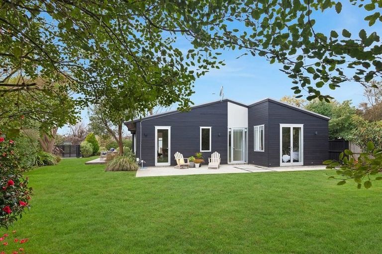 Photo of property in 9 Hadlow Place, Burnside, Christchurch, 8041