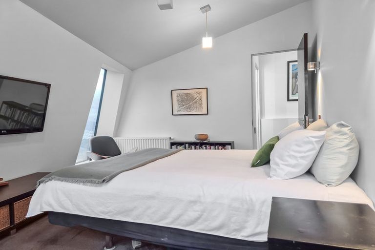 Photo of property in 64a Orangi Kaupapa Road, Northland, Wellington, 6012