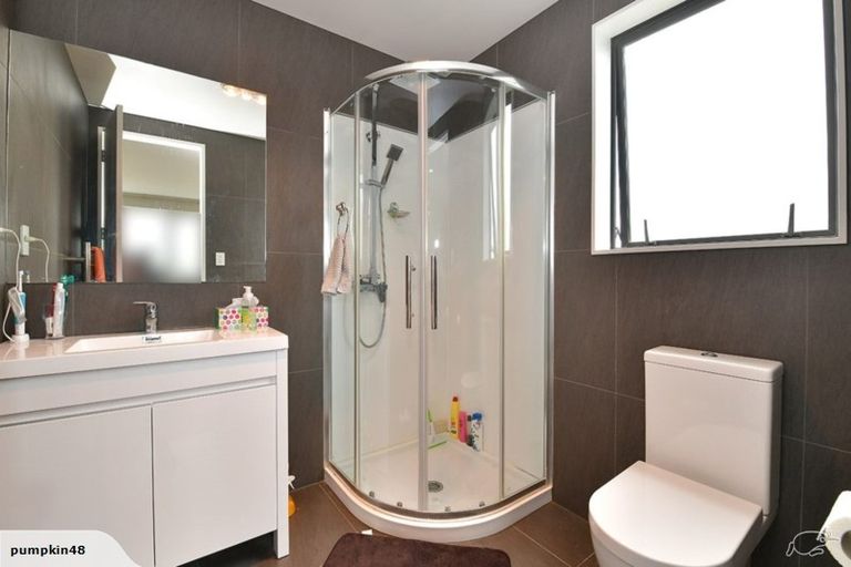 Photo of property in 18 Kaipuke Crescent, Gulf Harbour, Whangaparaoa, 0930