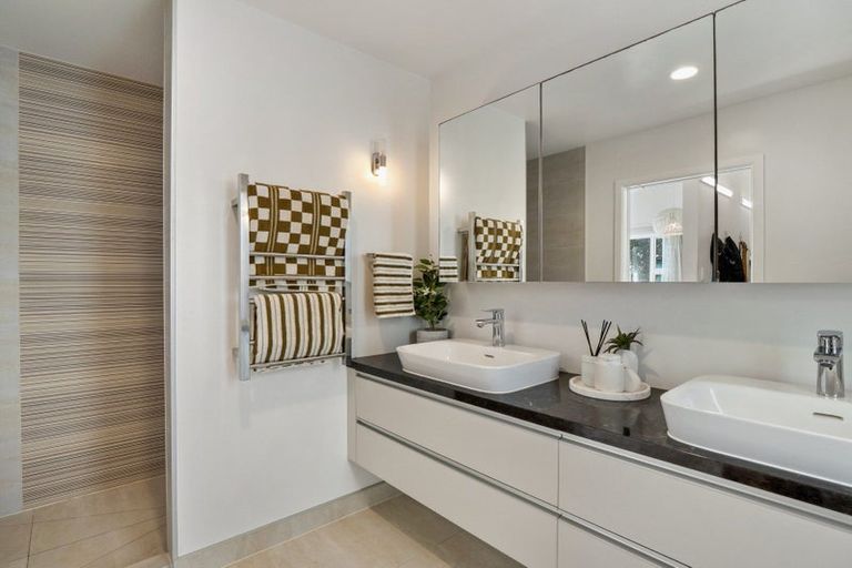 Photo of property in 28 Rita Street, Mount Maunganui, 3116