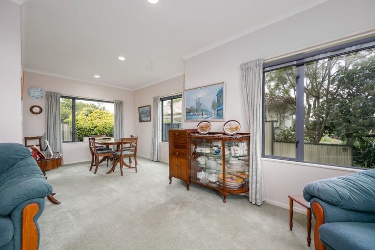 Photo of property in 10 Forbury Way, Taradale, Napier, 4112