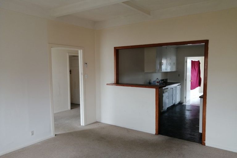 Photo of property in 3170 Great North Road, New Lynn, Auckland, 0600