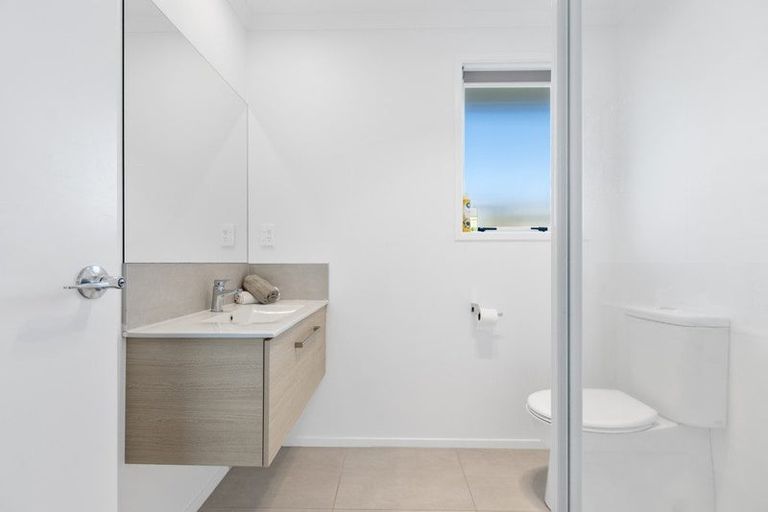 Photo of property in 9 Te Wharo Drive, Papamoa, 3118