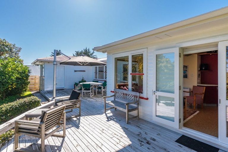 Photo of property in 18 Martin Road, Paraparaumu Beach, Paraparaumu, 5032