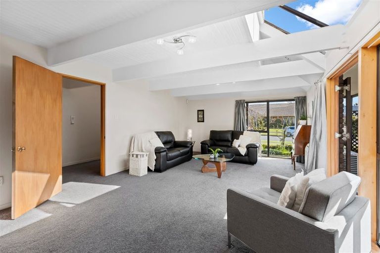 Photo of property in 4 Godfrey Place, Ilam, Christchurch, 8041