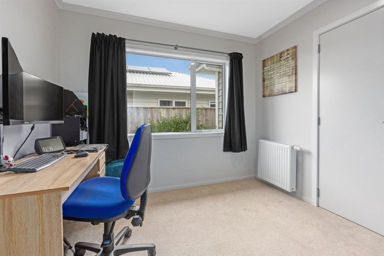 Photo of property in 31 Henrietta Maxwell Grove, Wainuiomata, Lower Hutt, 5014