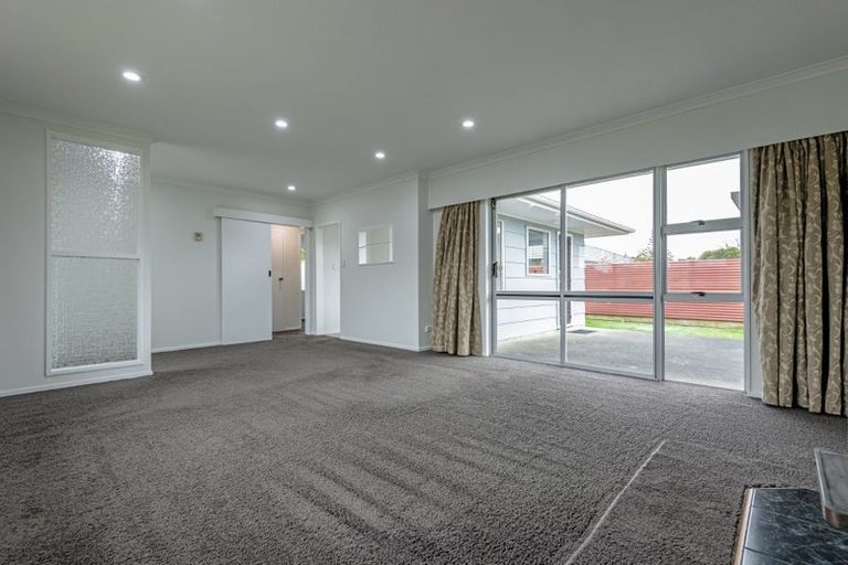 Photo of property in 10 Hollows Crescent, Takaro, Palmerston North, 4412