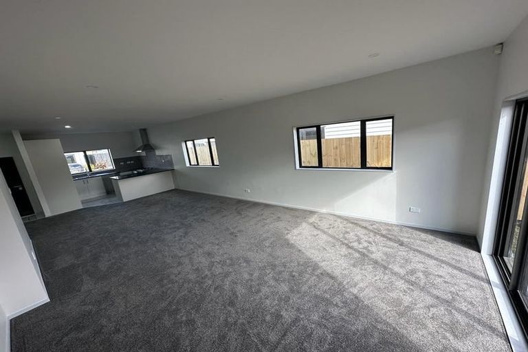 Photo of property in 6 Nagra Lane, Papakura, 2110