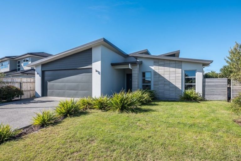 Photo of property in 4 Hana Udy Place, Paraparaumu Beach, Paraparaumu, 5032
