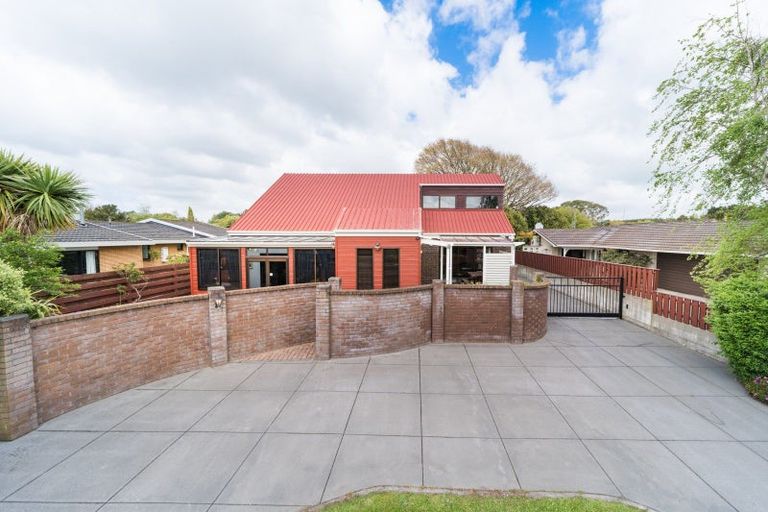 Photo of property in 16 Akaroa Avenue, Awapuni, Palmerston North, 4412