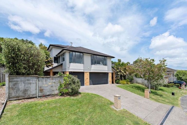 Photo of property in 27 Henry Partington Place, Greenhithe, Auckland, 0632