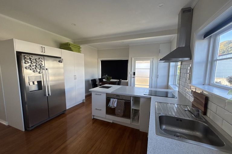 Photo of property in 28 Douglas Street, Waiwhetu, Lower Hutt, 5010