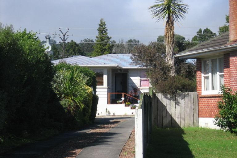 Photo of property in 9 Sunray Avenue, Titirangi, Auckland, 0604