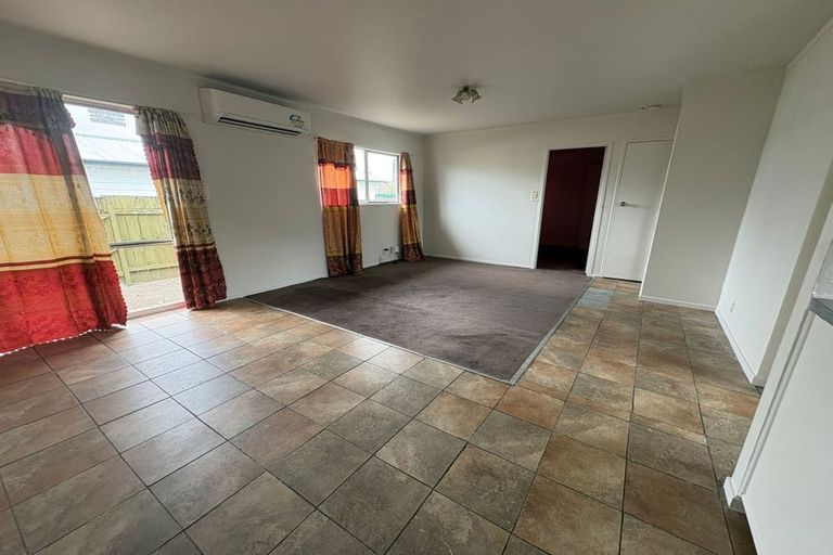 Photo of property in 2/54 Kenderdine Road, Papatoetoe, Auckland, 2025