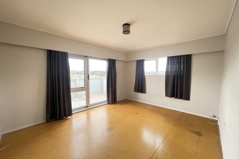 Photo of property in 22 Redwood Drive, Massey, Auckland, 0614