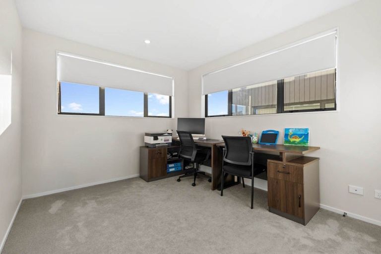 Photo of property in 16b Goodfellow Lane, Flat Bush, Auckland, 2019