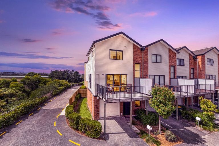 Photo of property in St Claire Village, 214/172 Mcleod Road, Te Atatu South, Auckland, 0610