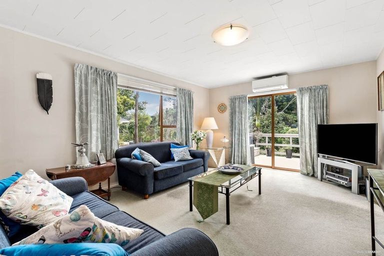 Photo of property in 34 Spinella Drive, Bayview, Auckland, 0629