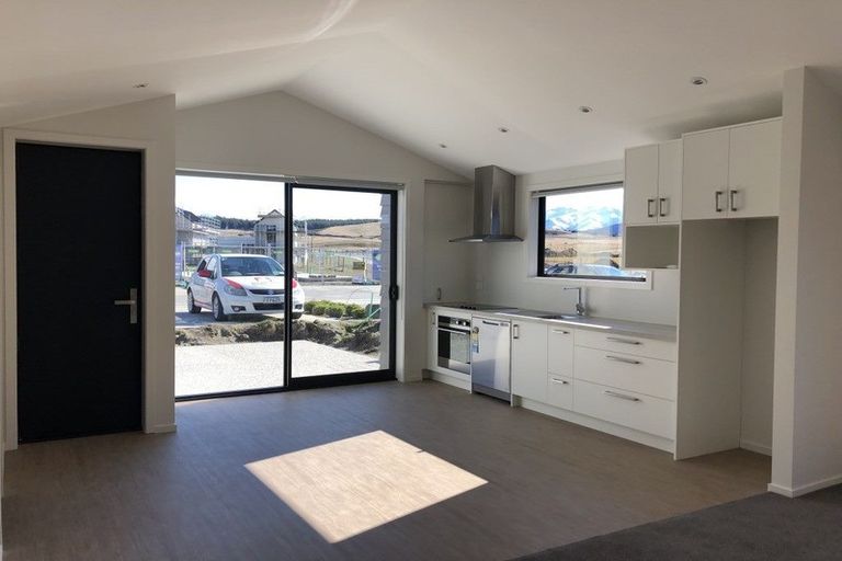 Photo of property in 4 Matakanui Lane, Wanaka, 9305