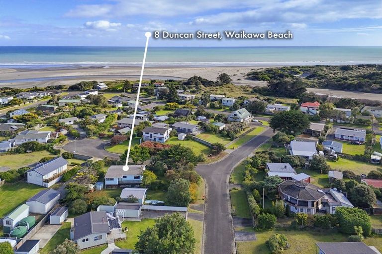 Photo of property in 8 Duncan Street, Waikawa Beach, Manakau, 5573