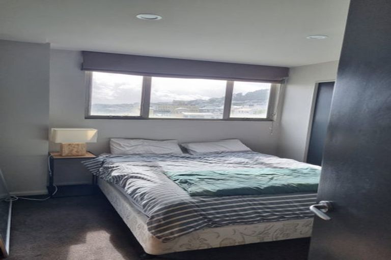 Photo of property in Grandstand Apartments, 80u8 Kent Terrace, Mount Victoria, Wellington, 6011