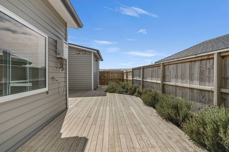 Photo of property in 17 Uatoto Road, Clarks Beach, 2122