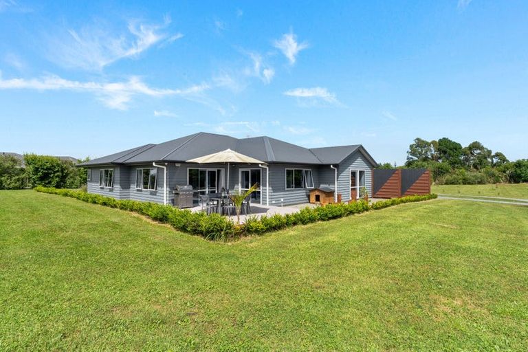Photo of property in 49 Ohau Terraces, Ohau, Levin, 5570